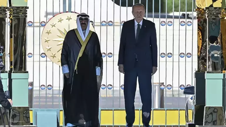 Эмир Кувейта  находится с официальным визитом в Турции