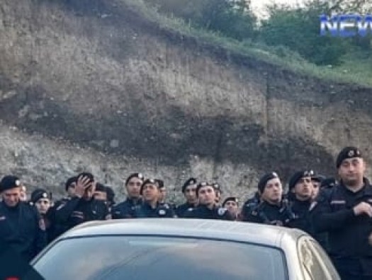Протестующих у границы с Азербайджаном армян задержали