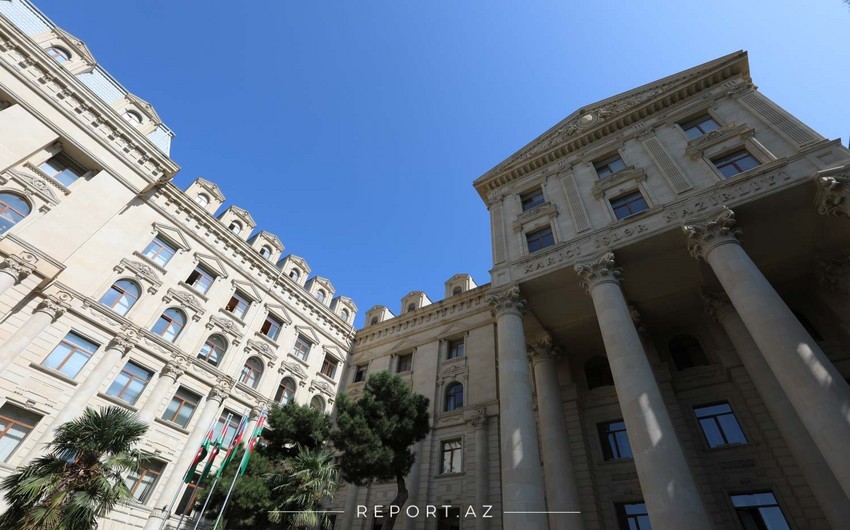 Официальный Баку потребовал от Франции не вмешиваться во внутренние дела Азербайджана