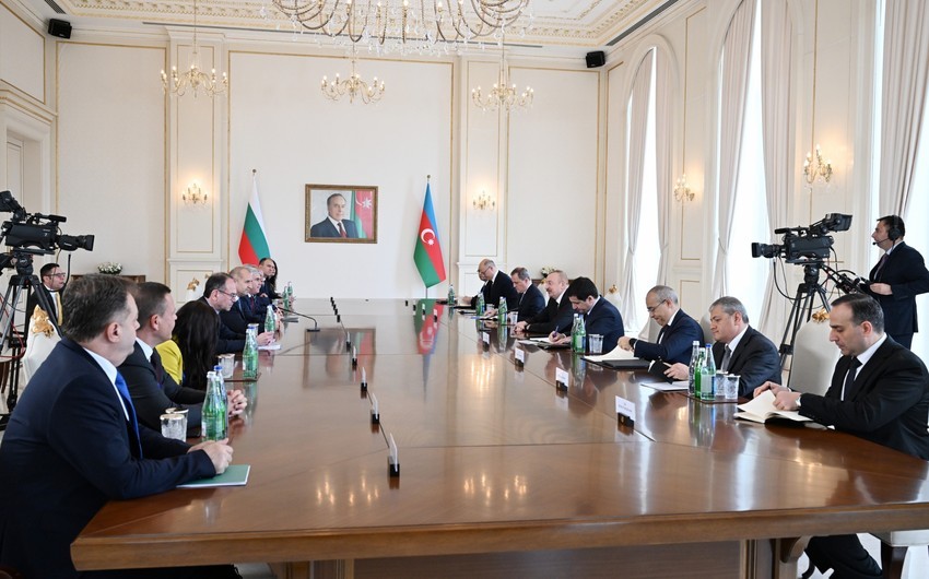 Началась встреча президентов Азербайджана и Болгарии в расширенном составе