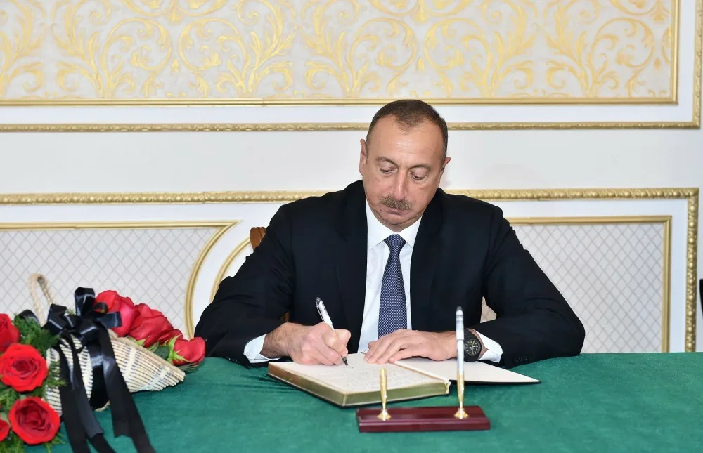 Алиев поздравил президента Израиля