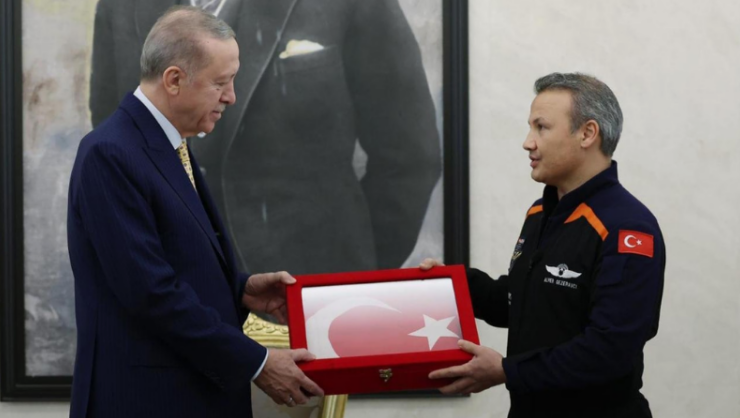 Эрдоган встретился с первым турецким космонавтом