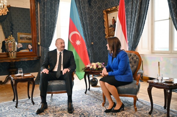 Переговоры Ильхама Алиева и президента Венгрии (ФОТО)