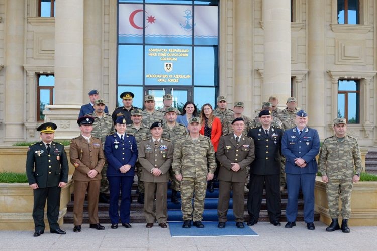 Инспекторы НАТО посетили штаб ВМС Азербайджана
