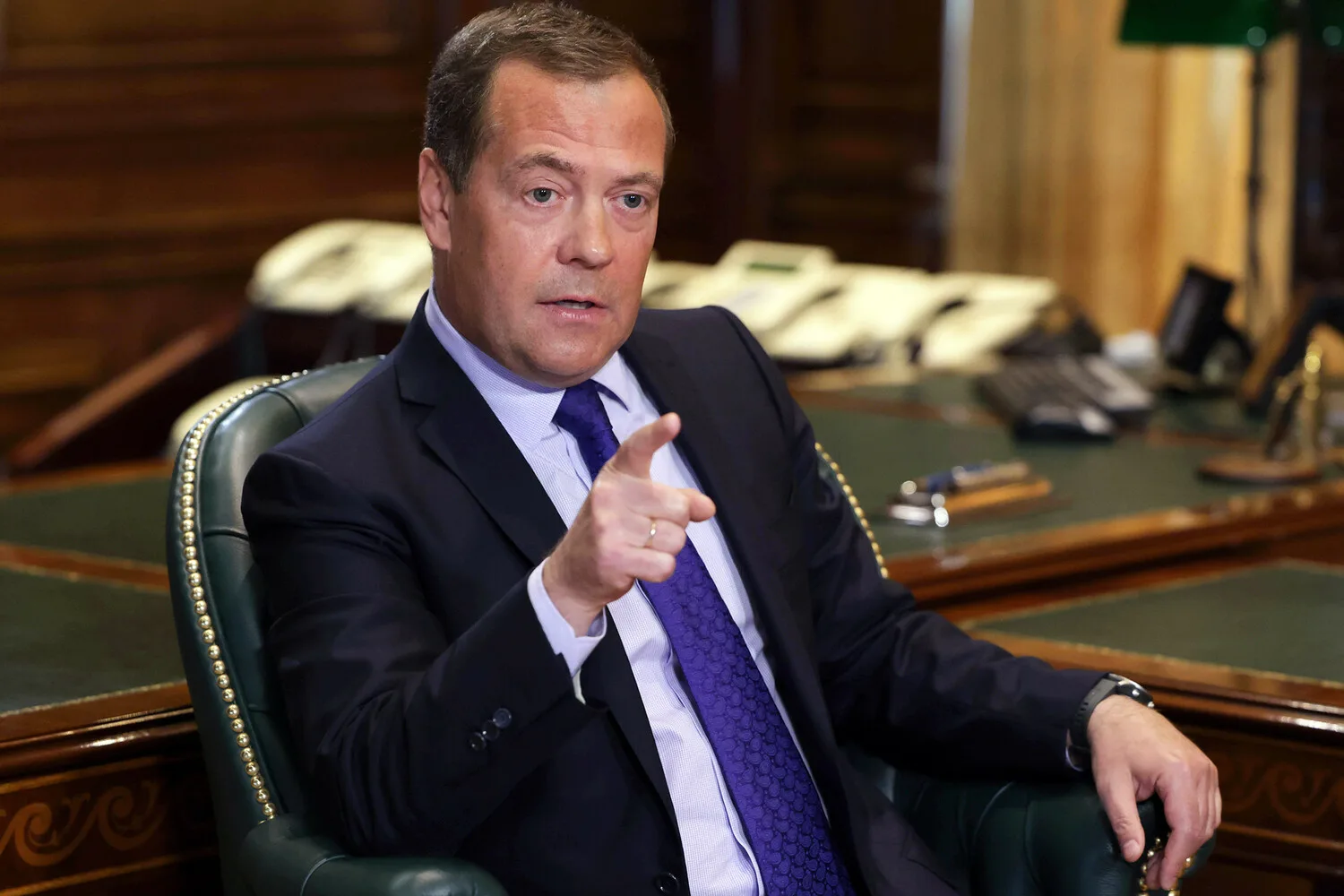 Медведев вновь заговорил о ядерном ударе