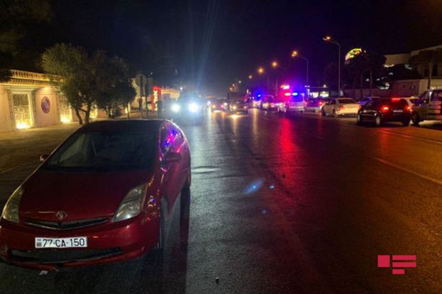 Bakıda dəhşətli qəza: Piyadanı üç avtomobil vuraraq öldürdü - FOTO