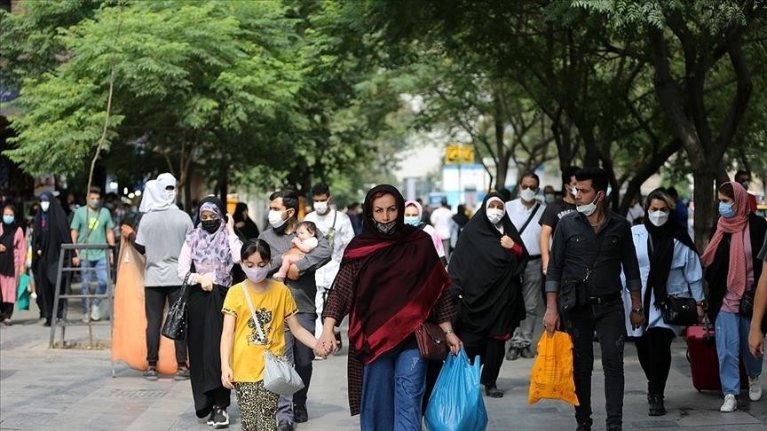 Вакцины делают свое дело: В Иране снижается смертность из-за COVID-19