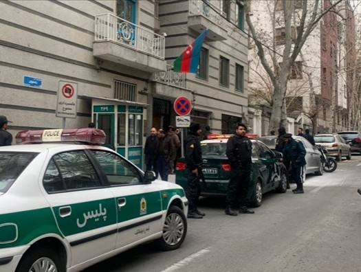 Азербайджан завтра эвакуирует сотрудников посольства в Иране