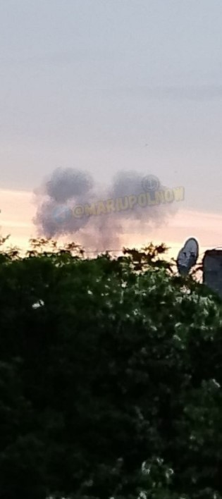 Мощные взрывы сотрясают Мариуполь (ФОТО)