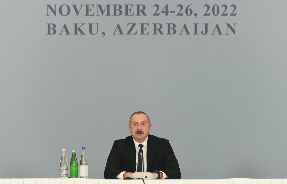 Президент: Благоприятное географическое положение Азербайджана позволяет нам играть важную роль в налаживании связей