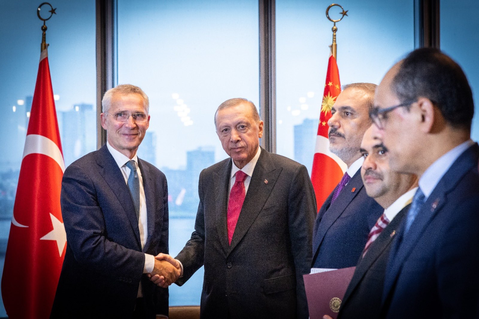 Генсек НАТО и Эрдоган обсудили зерновую сделку