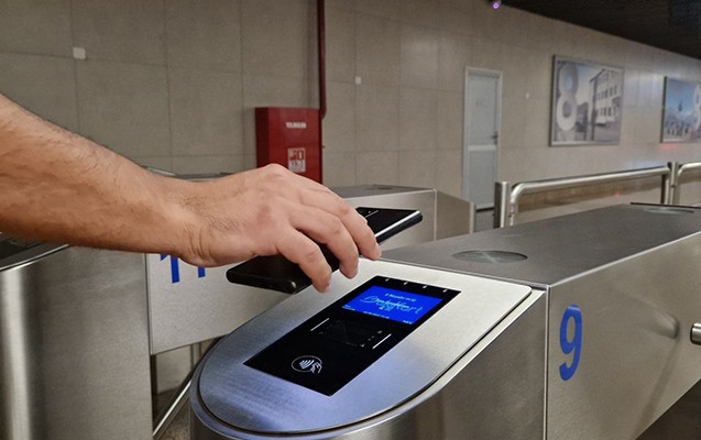 В бакинском метро началось внедрение QR-билетов