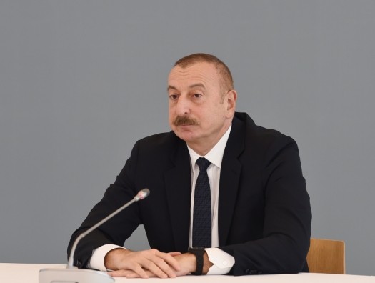 Ильхам Алиев принял делегацию из Румынии